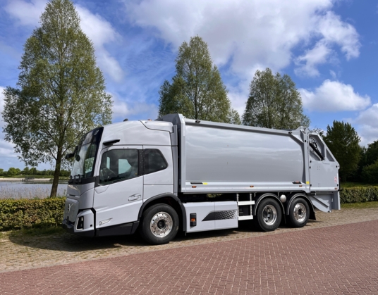 Primeur: eerste Volvo FM Low Entry-trucks van Nederland