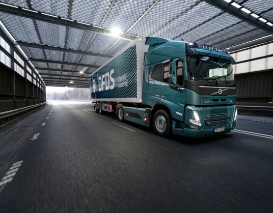 Honderd Volvo's FM Electric voor DFDS