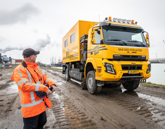 Unieke Volvo FMX 4x4 Sondeertruck van Van der Straaten Geotechniek kan iedere ondergrond in kaart brengen