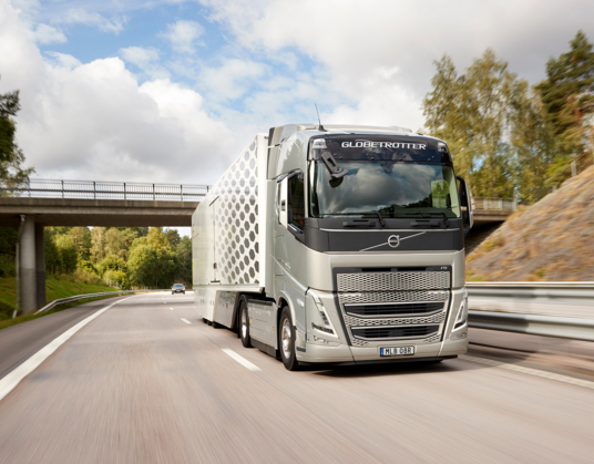Volvo Trucks verbetert de brandstofprestaties op langeafstandsroutes