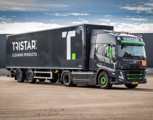 Chauffeur Harry van As stelt zijn eigen Volvo FM samen