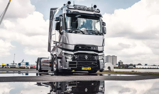 Nu beschikbaar: Exclusieve Renault Trucks T High | Bluekens Truck en Bus