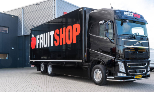 Nieuwe Volvo FH-bakwagen voor Fruitshop