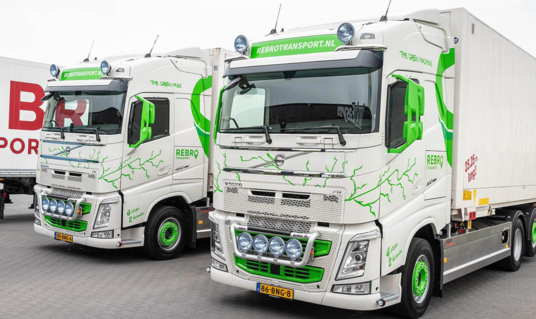 Twee Volvo FH LNG bakwagens voor Rebro Transport Service