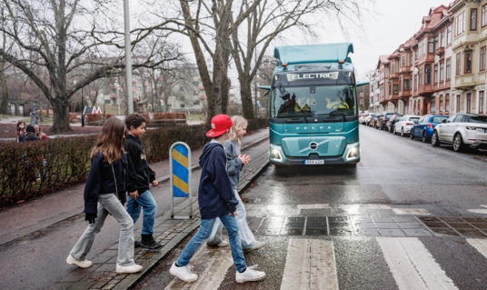 Volvo Trucks introduceert automatische snelheidsbeperking