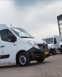 Twaalf nieuwe Renault Masters voor Pakket Service Zeeland