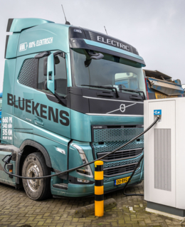 Mijlpaal: alle vestigingen van Bluekens Truck en Bus voorzien van laadpunten voor elektrische voertuigen