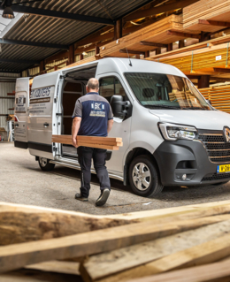 Ben Kouters Bouwmarkt timmert aan de weg met elektrische bestelwagen