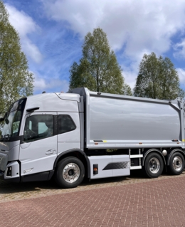 Primeur: eerste Volvo FM Low Entry-trucks van Nederland