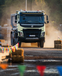 Volvo FMX in handen van… een vierjarige.