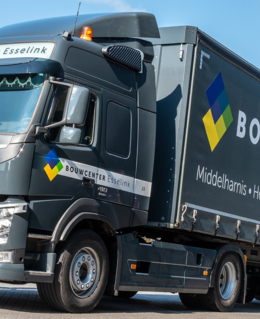 Twee nieuwe Volvo FM-trekkers voor Bouwcenter Esselink