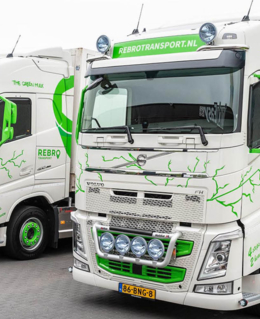 Twee Volvo FH LNG bakwagens voor Rebro Transport Service