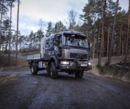Volvo FL 4x4 front in het bos
