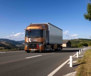 Renault Trucks Model Year 2025 - Smart Racer on the road