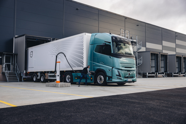 Bluekens Truck en Bus_Volvo_FH_Aero_Electric Bluekens Truck en Bus_Volvo_FH_Aero_Electric